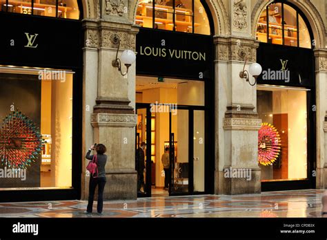 buying louis vuitton in italy|shopping in louis vuitton italy.